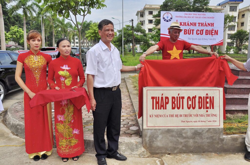 Khánh thành Tháp Bút Cơ Điện