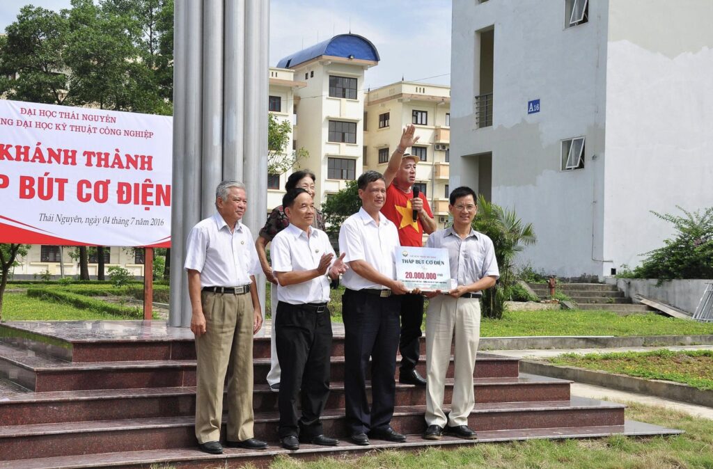 Tháp Bút Cơ Điện